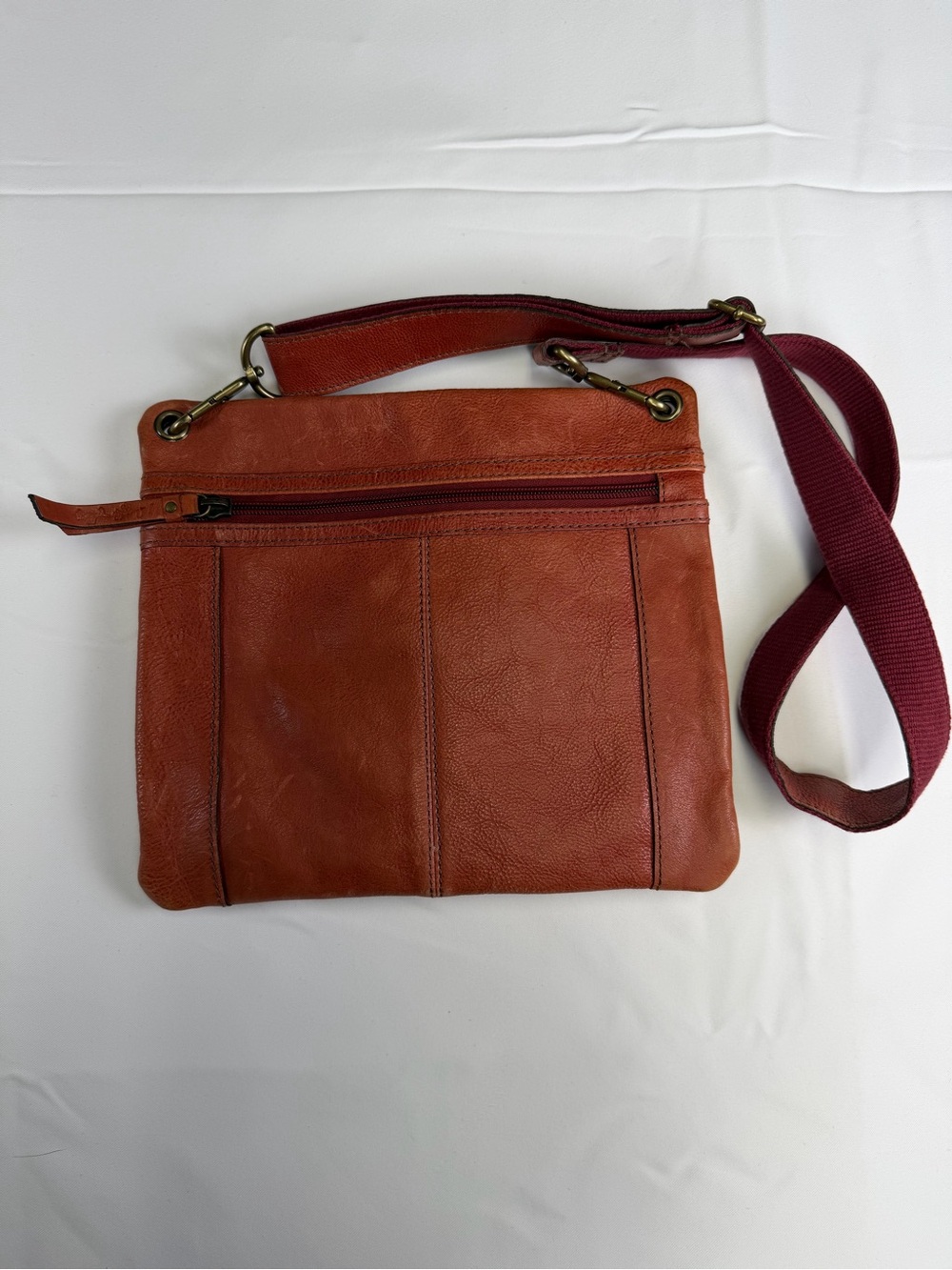 Gorgeously Distressed Fossil Orange/Red Leather Crossbody with Brass Ring Detail - Picture 5 of 16